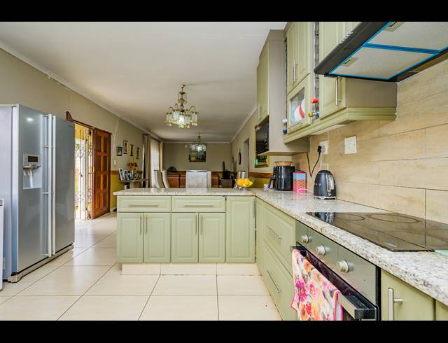 3 BEDROOM SECTIONAL TITLE FOR SALE IN MONTCLAIR